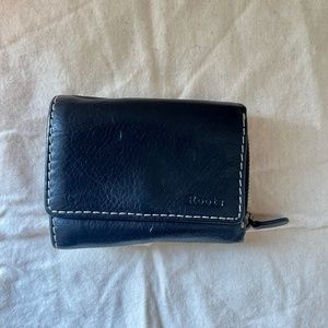 GUC Roots Trifold Wallet with Zip Coin Purse